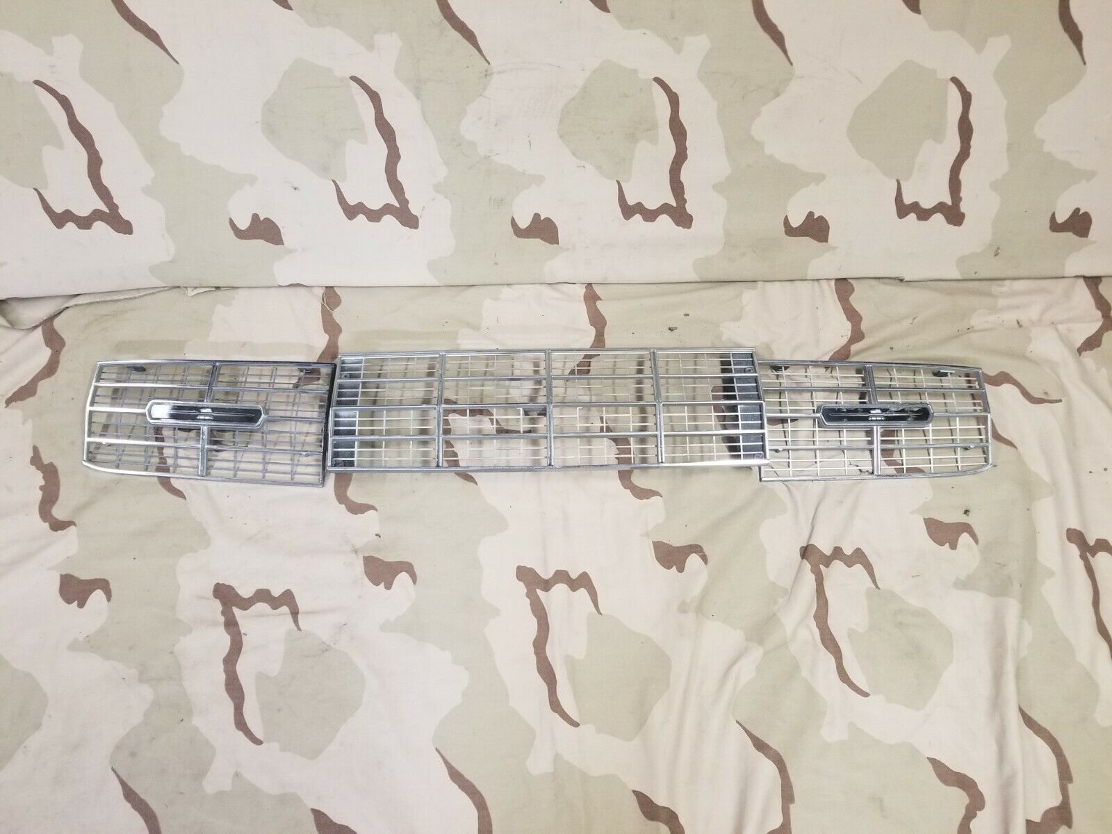1968 Ford Thunderbird Grille Grill OEM 68 