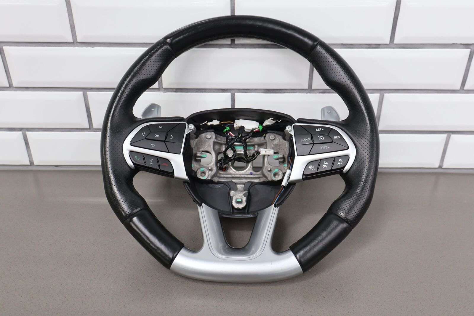 14-18 Jeep Grand Cherokee SRT8 Leather OEM Steering Wheel (Black X9/Silver)