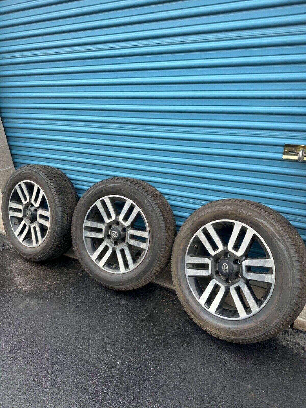 (4)toyota 4runner limited rims and tires with TPMS sensors