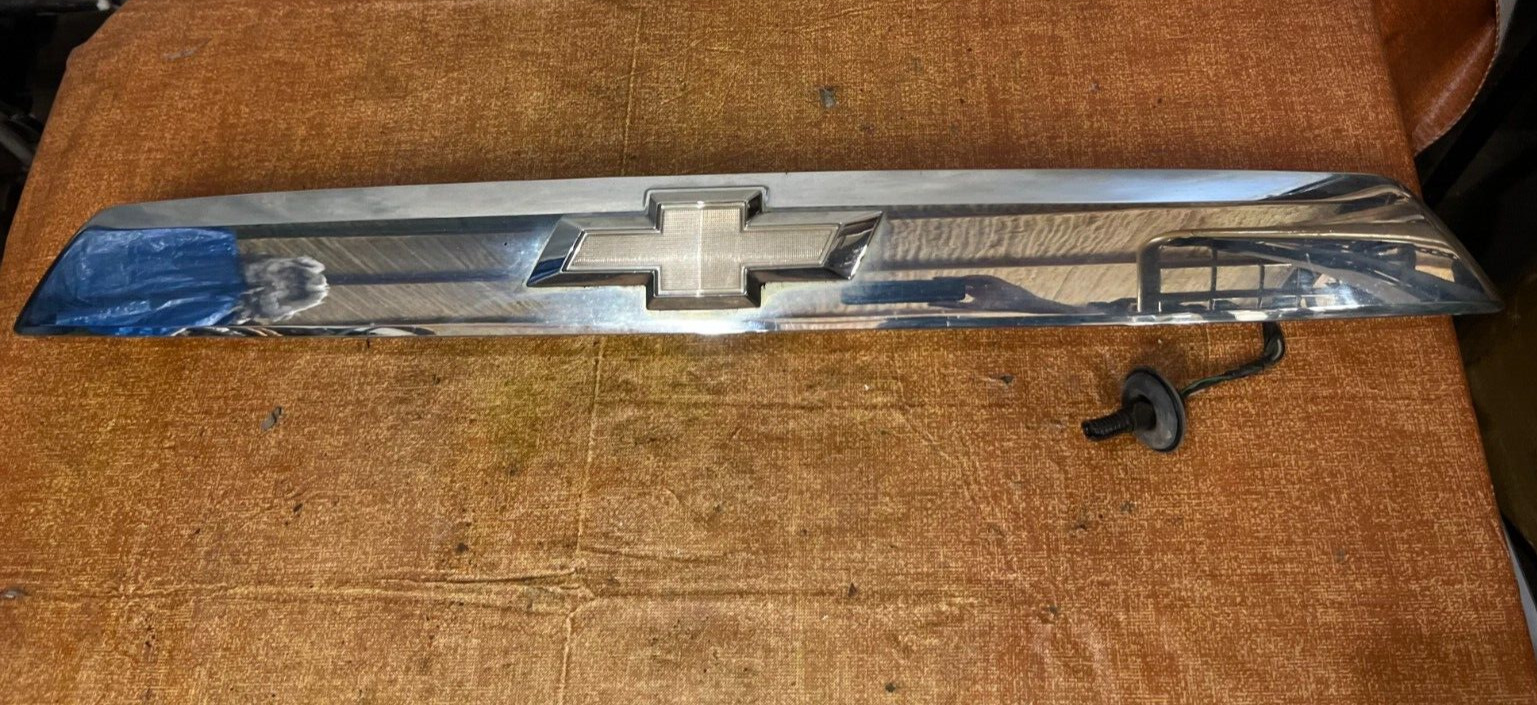 2010-2015 CHEVY EQUINOX TAILGATE FINISH PANEL W/O BACK-UP CAMERA 20881056 C2