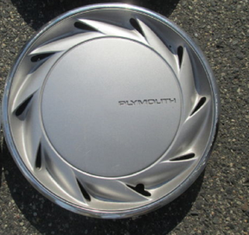 One factory 1991 1992 1993 Plymouth Acclaim Voyager 14 inch hubcap wheel cover
