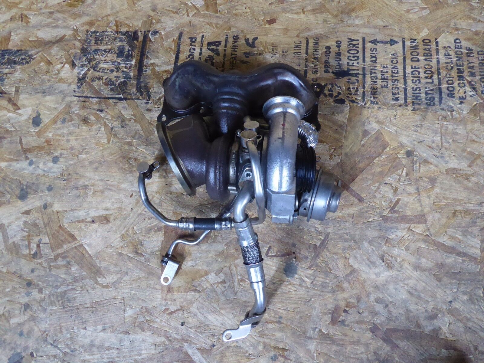 BMW OEM E60 E82 E90 FRONT ENGINE ATTACHED CHARGER TWIN TURBO HEADER
