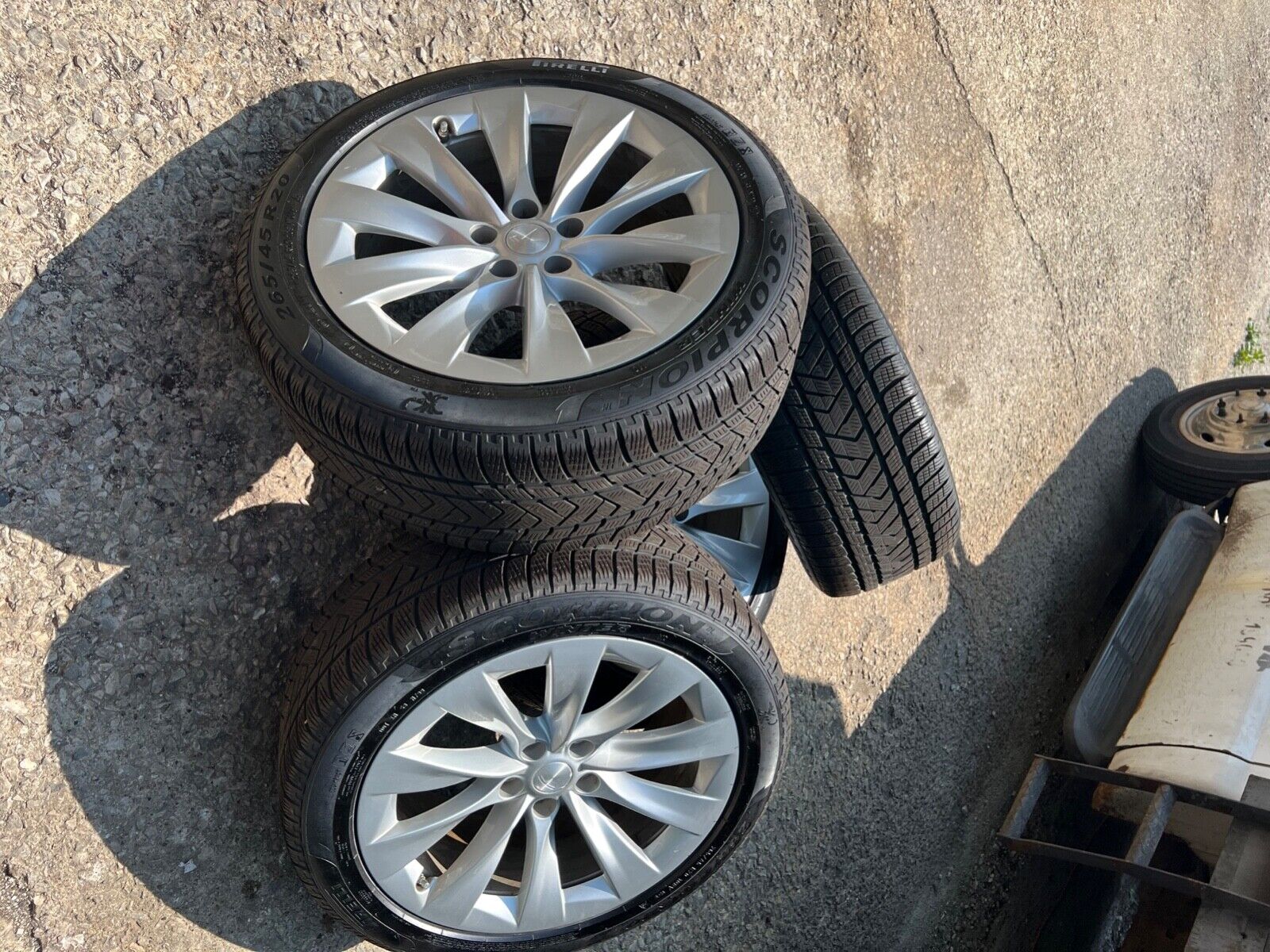 Tesla model x rims and tires  