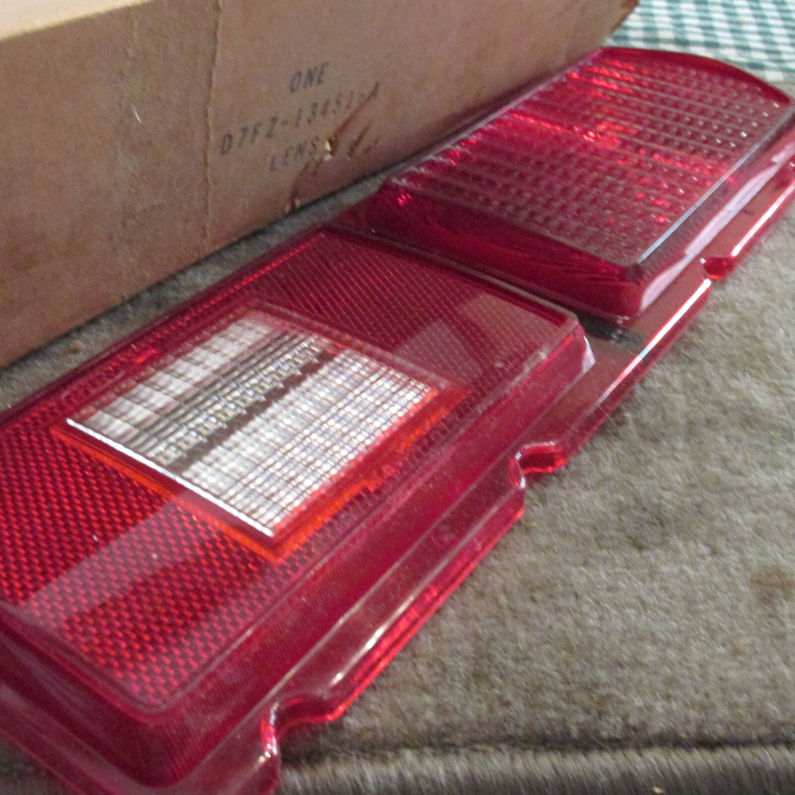 NOS 1977 1978 FORD PINTO DRIVERS SIDE REAR TAILLIGHT TAIL LIGHT LENS D7FZ13451A