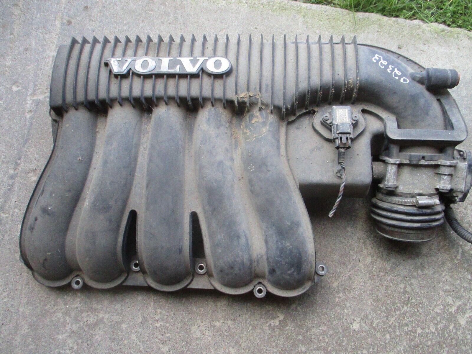 2006 Volvo S40 Upper Intake Manifold 5-cyl Non-Turbo 04-10