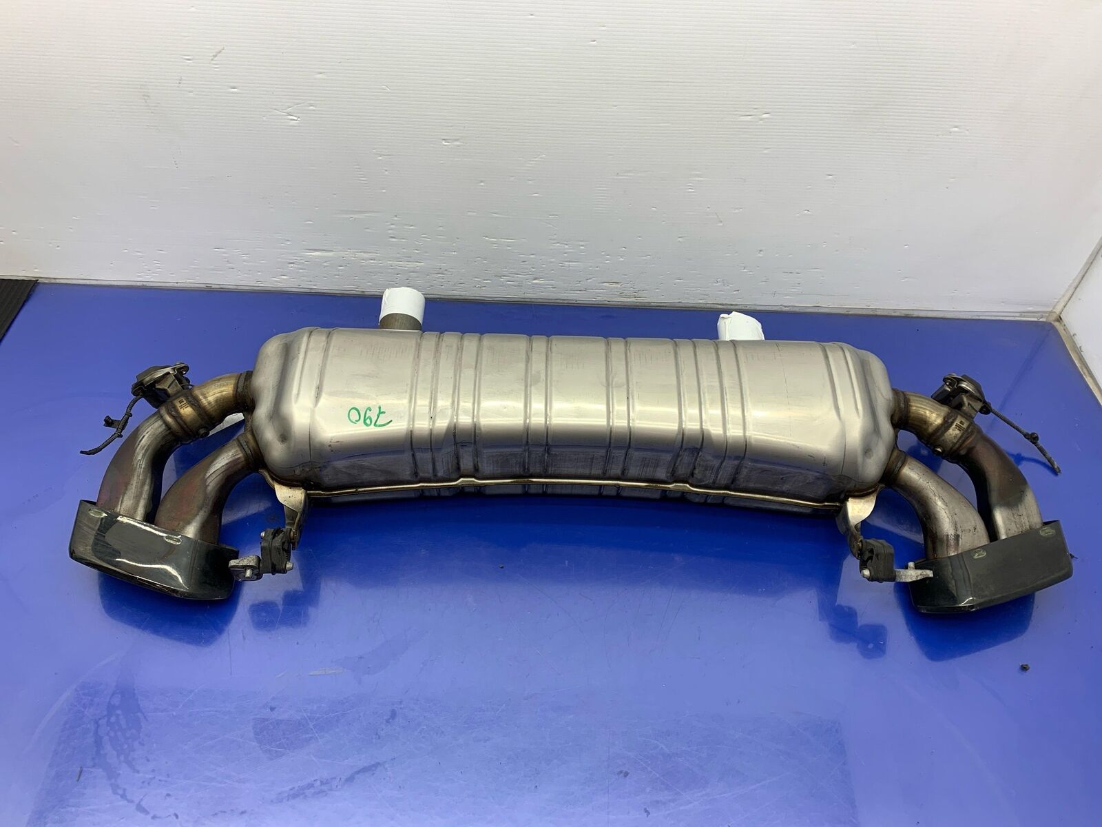 2018 - 2019 BMW M550I OEM REAR EXHAUST MUFFLER ASSEMBLY W/ VALVES & DUAL EXIT