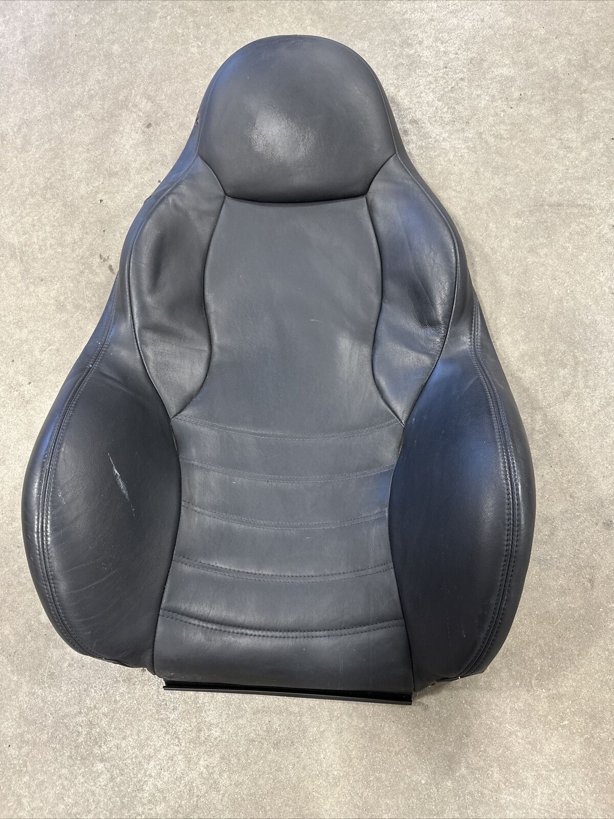 98 99 00 01 02 BMW Z3 M ROADSTER SEAT RIGHT UPPER COVER 52102693074 B151053