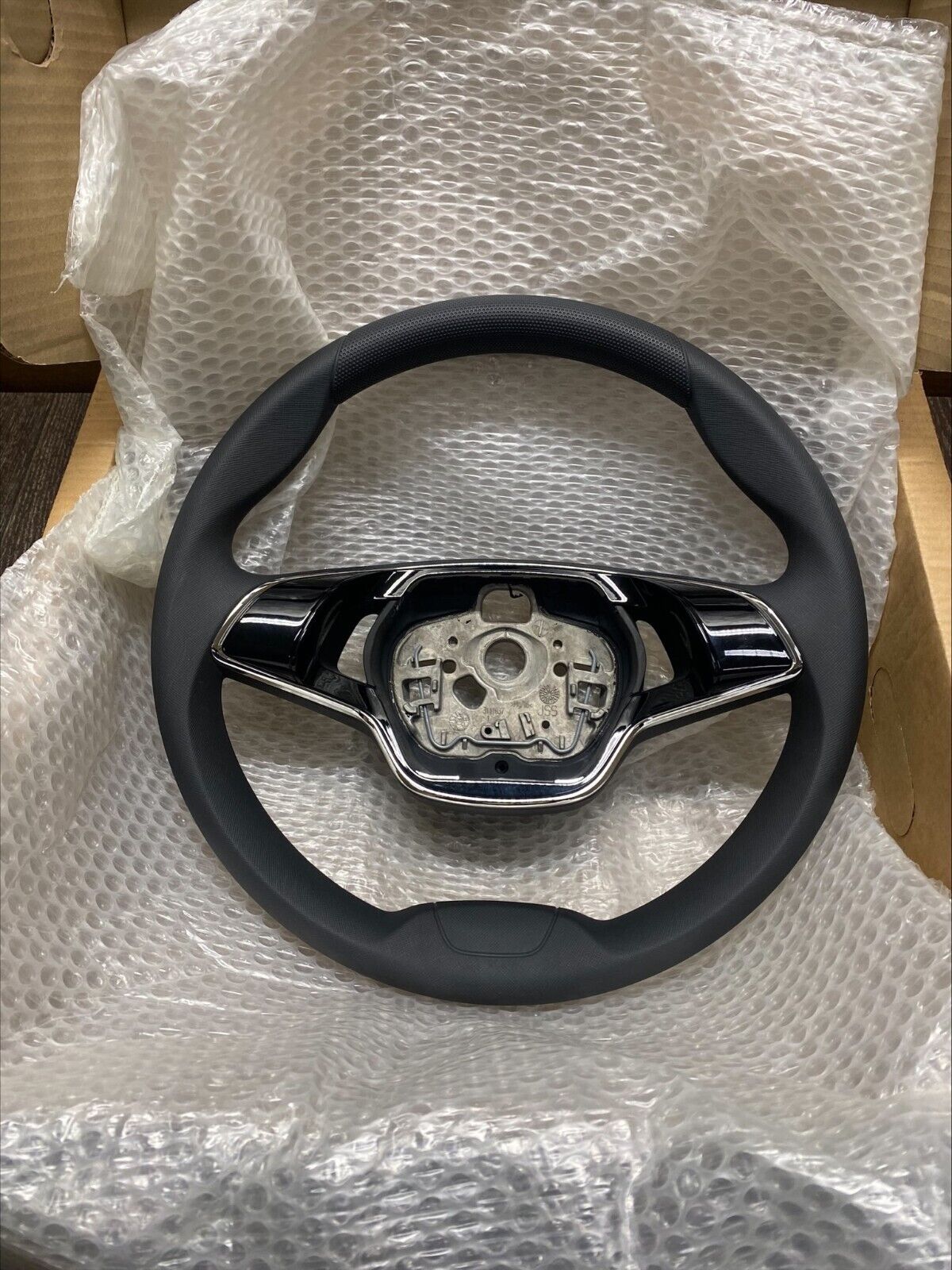 New original VAG Steering wheel Lenkrad 5E3419091AIZY for SKODA OCTAVIA 4
