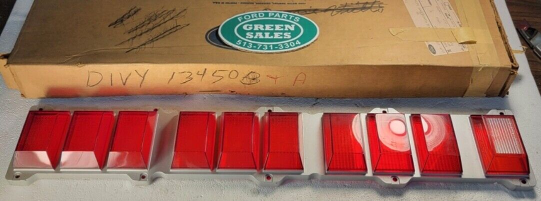 Lincoln 1971 Tail Light Lens Assembly Right Side Tail Light Lens Assembly NOS
