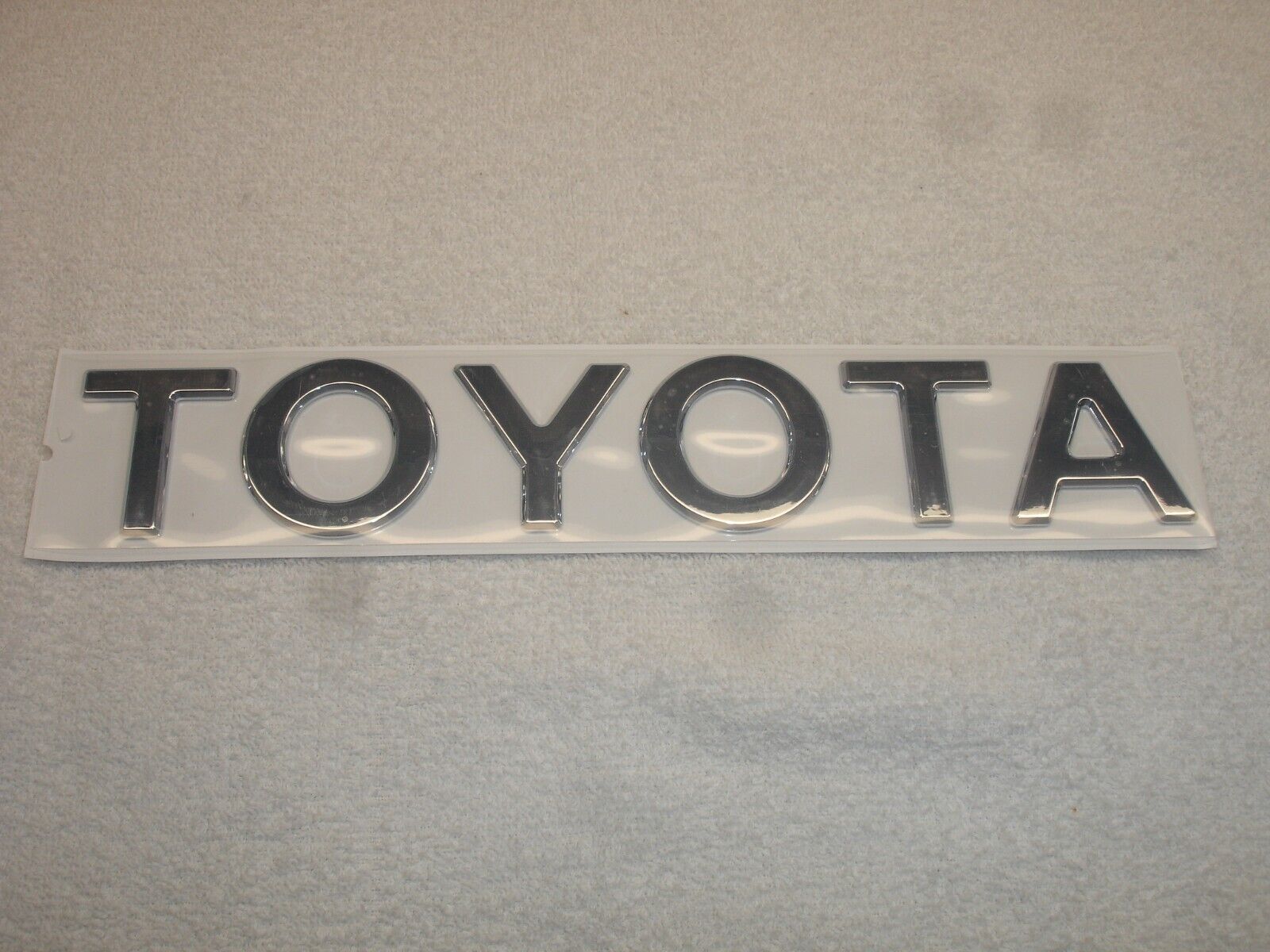 Toyota Tacoma Pickup Tailgate Emblem  TOYOTA  TACO 1998 - 2004 Replacement