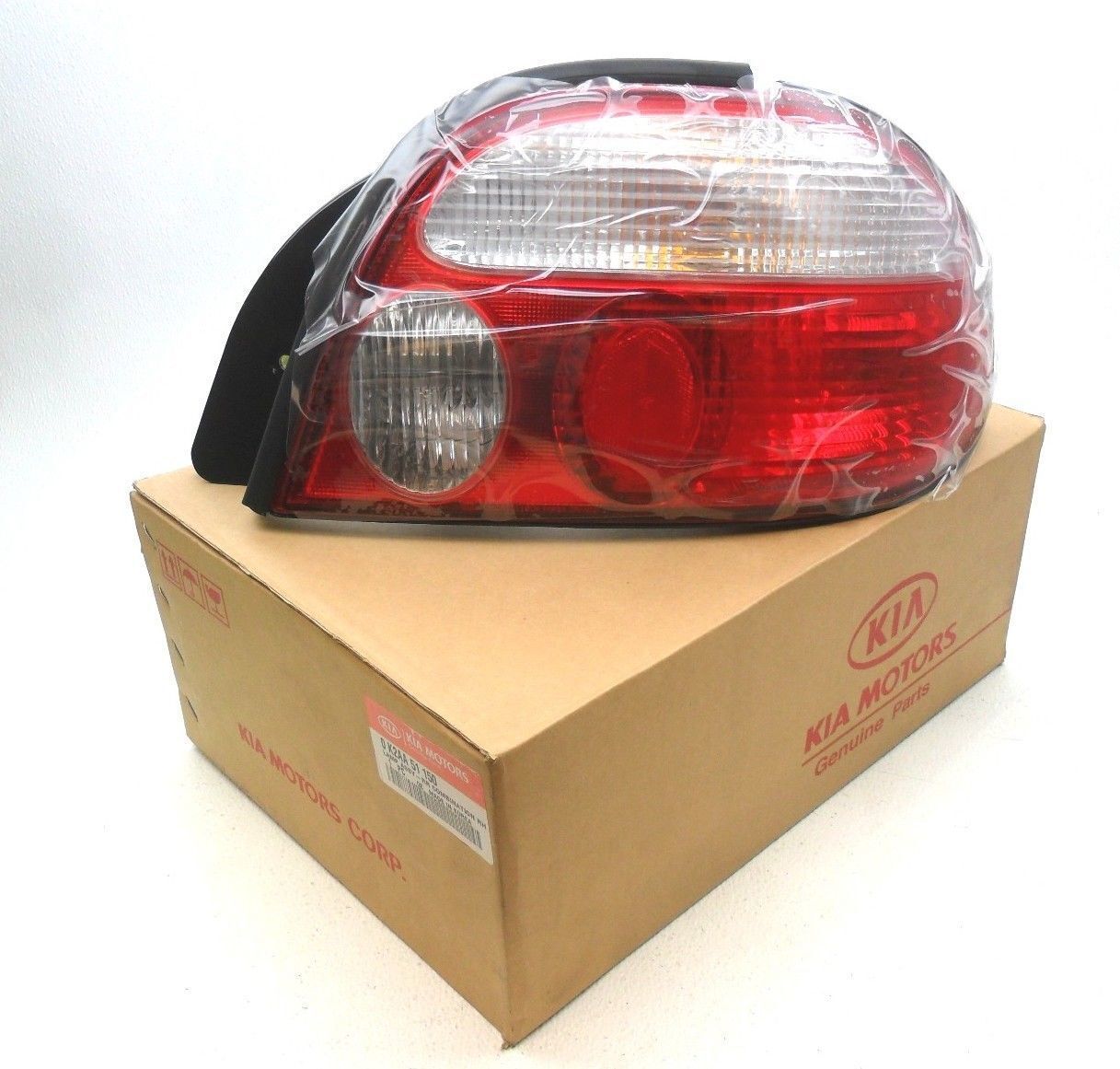 NOS OEM 1998-2001 Kia Sephia Right Taillight Taillamp Rear Tail Light Lamp