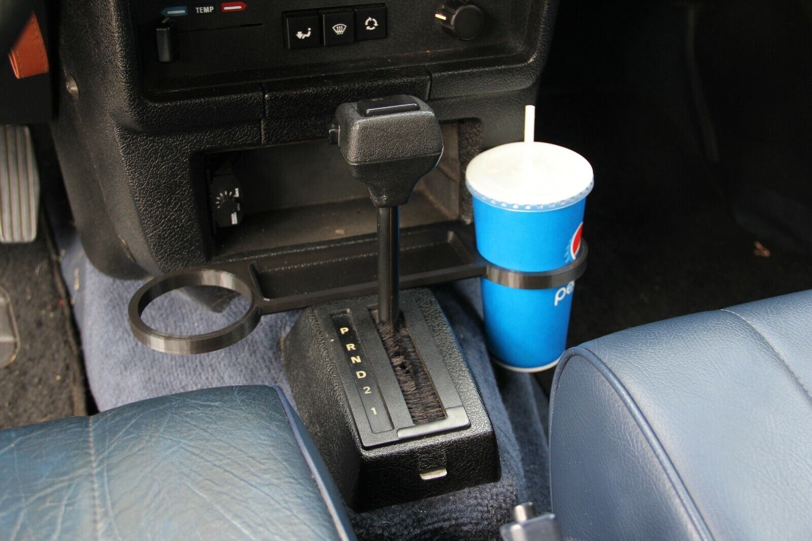 Volvo 240 Double Cup Holder