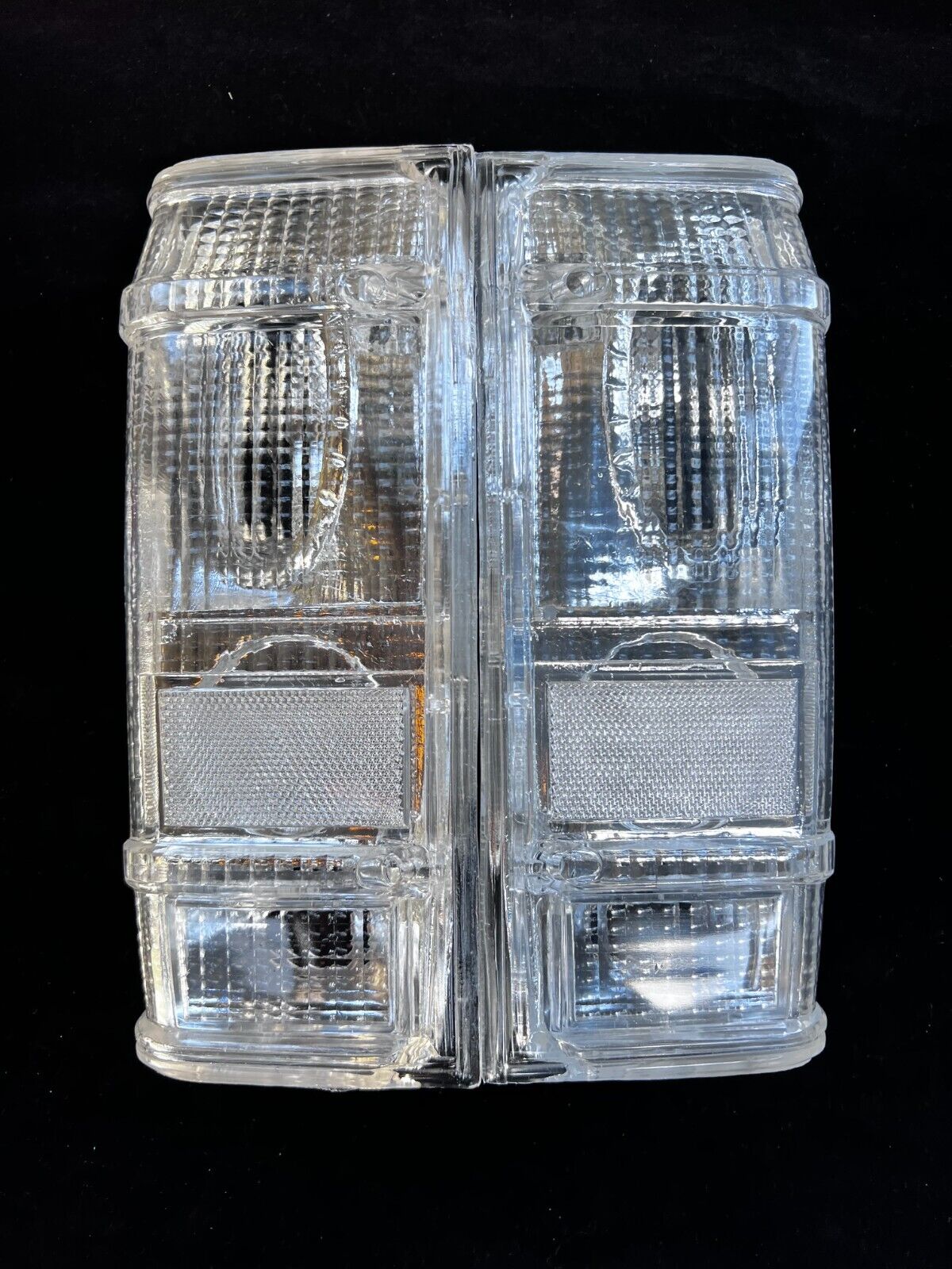 1983-1992 Ford Ranger Pick Up and Bronco II 1984 - 1990 Clear Tail Lights New
