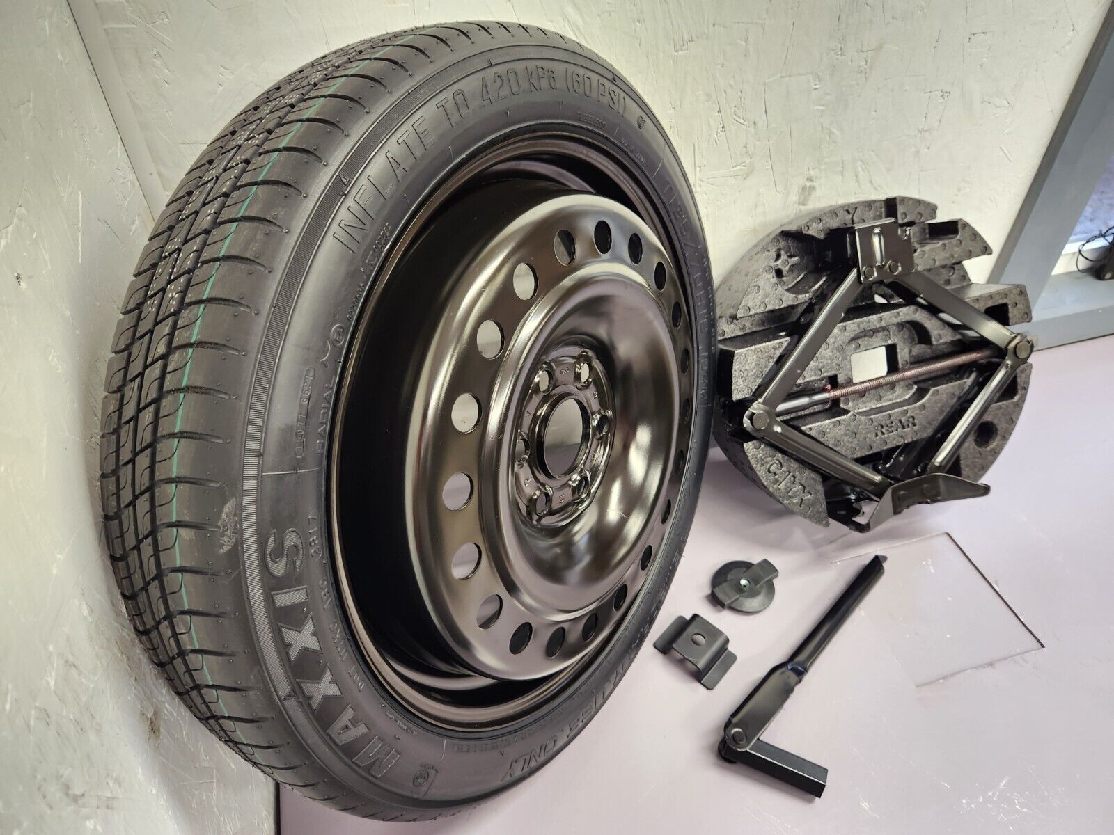 2018-2023 Buick Enclave Spare Tire Kit w/ Jack Tools Foam OEM T135/70R18 #M511