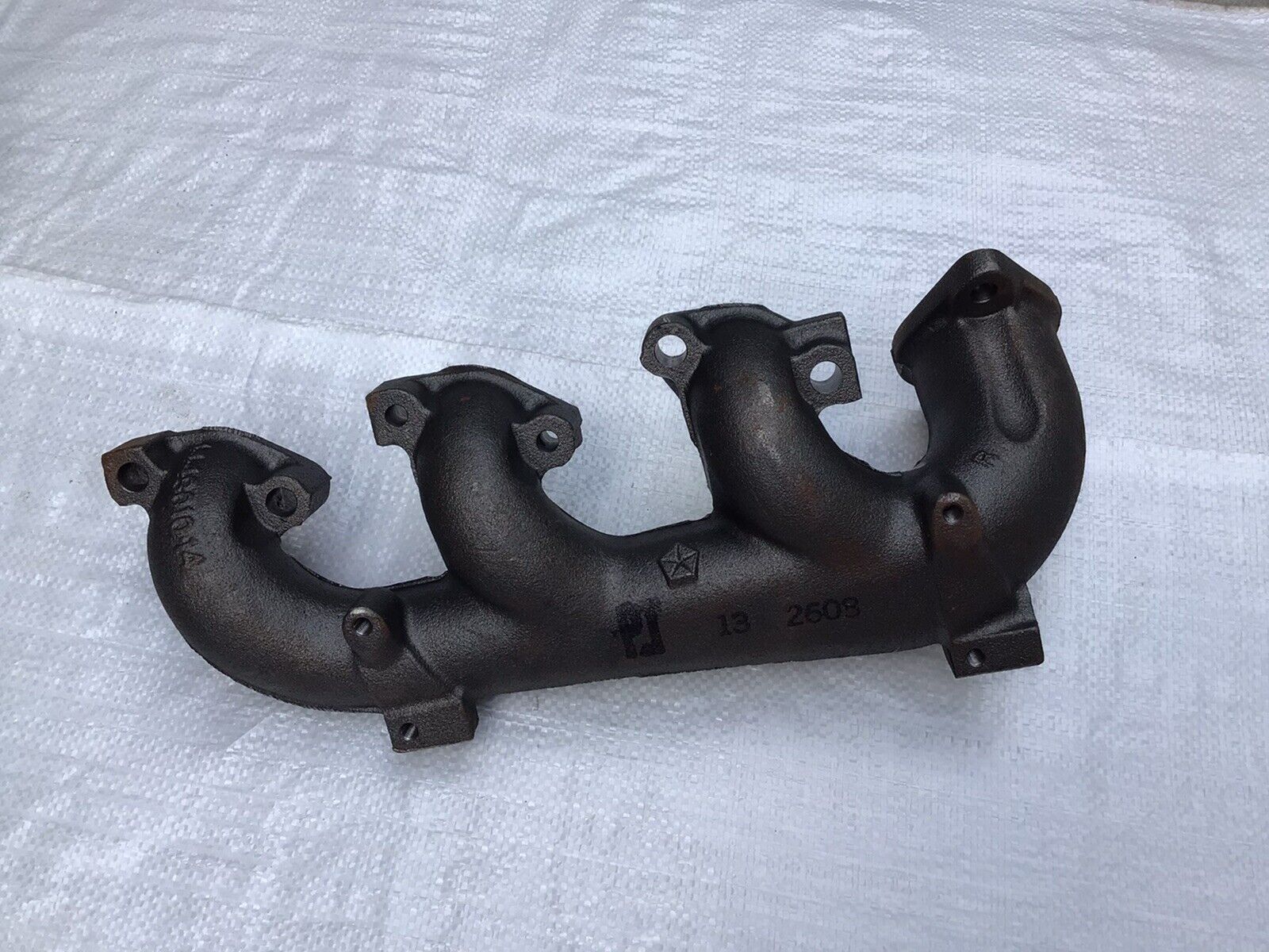 Exhaust Manifold Left P/No. 04448009 Chrysler Grand Voyager 3.3 Petrol New Boxed