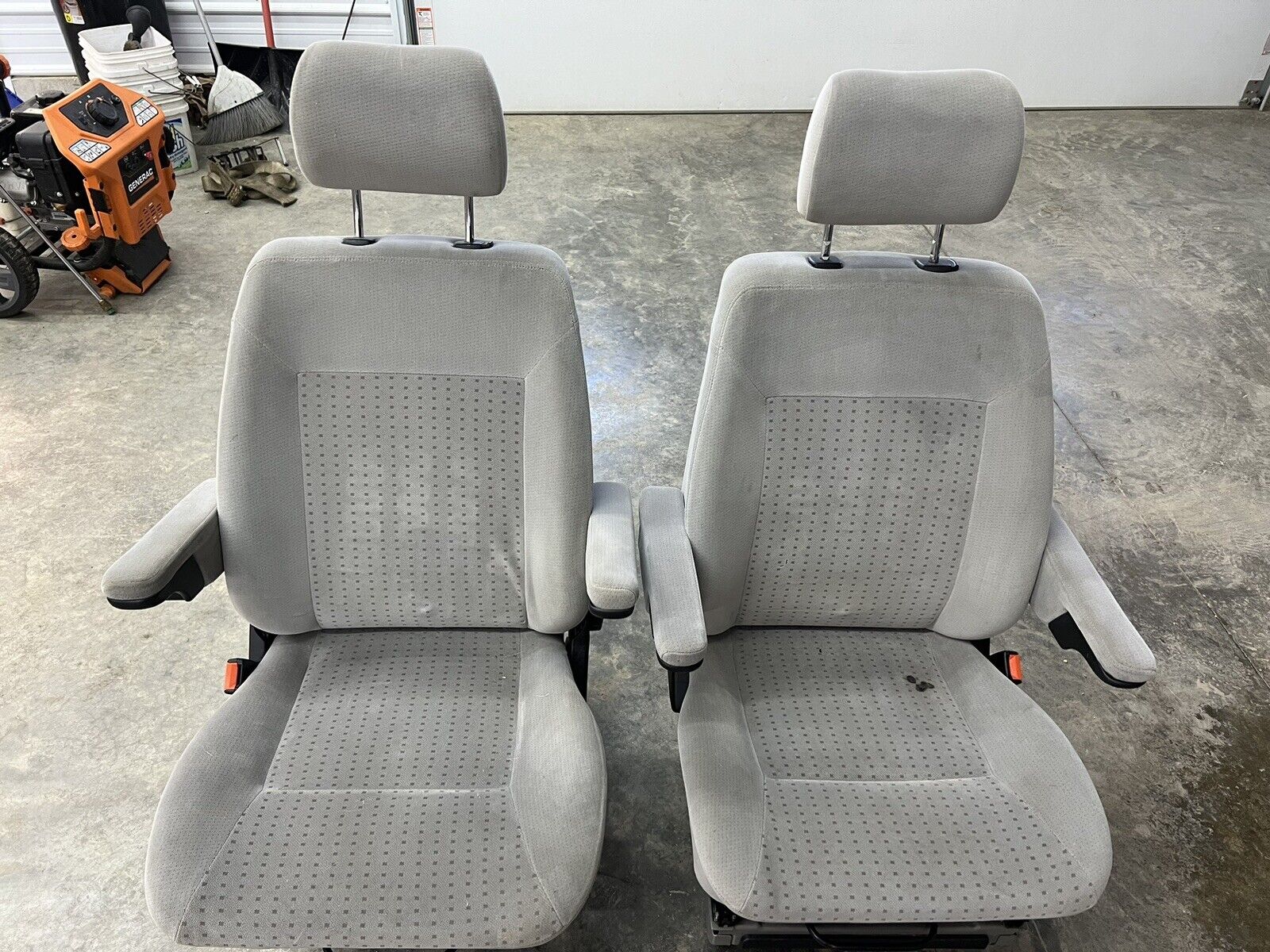 99-03 VW EUROVAN T4 FRONT LEFT & RIGHT CLOTH SEAT  PAIR HEATED OEM (SEE STAIN)