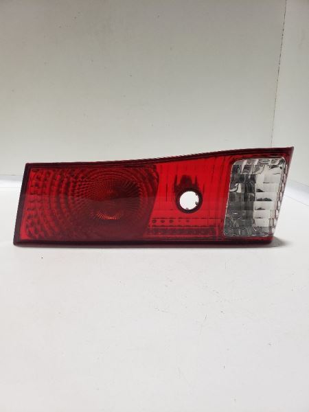 Passenger Tail Light Lid Mounted Trident Manufacturer Fits 00-01 CAMRY 397400