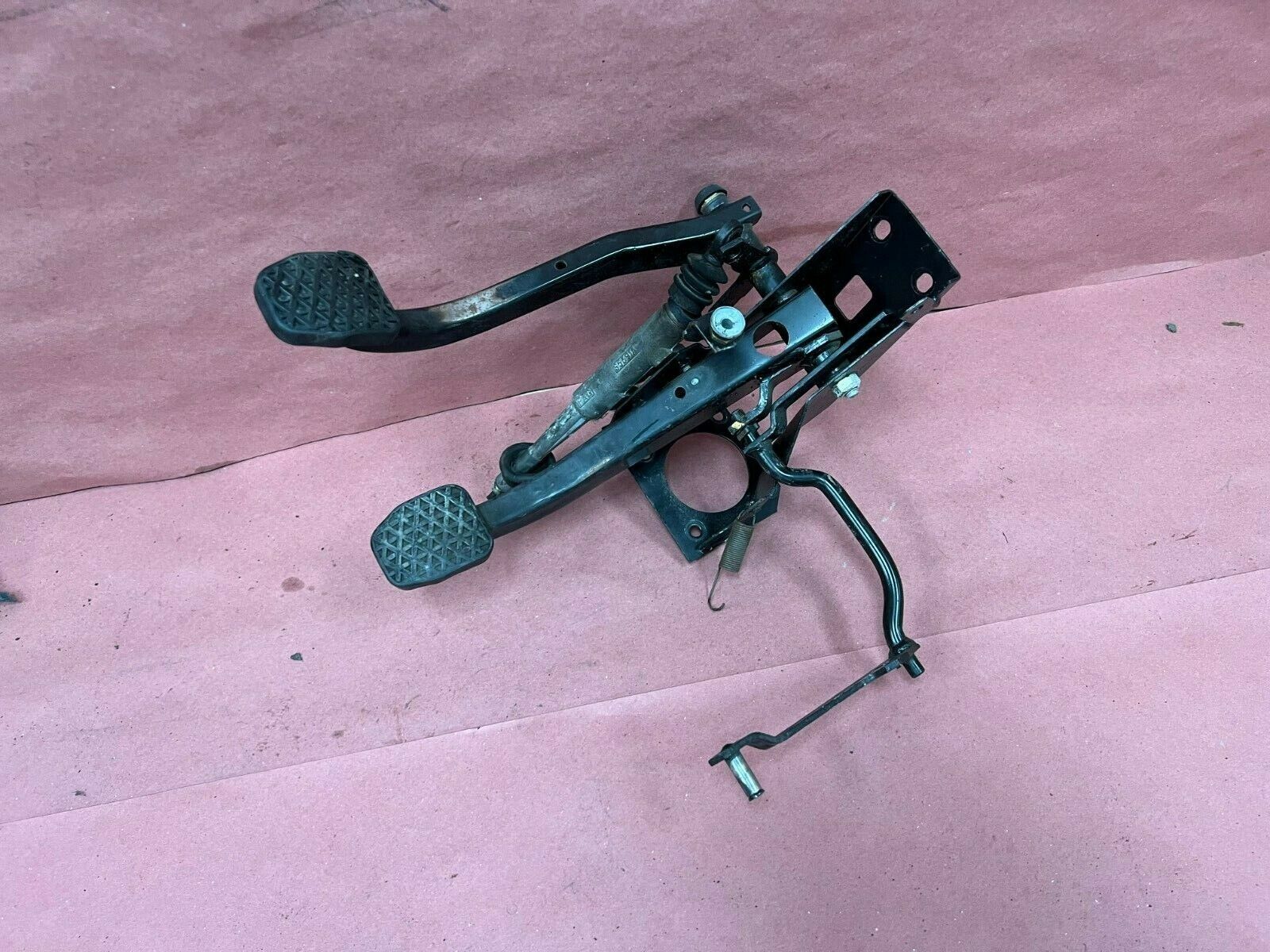 Stop Bracket Brake And Gas Pedal Pedals Assembly BMW 325e E30 OEM #84181