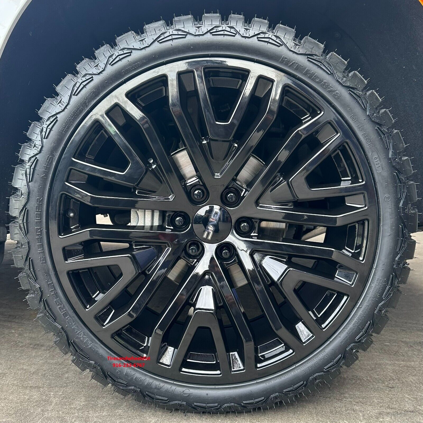 22'' Silverado Sierra Mesh Style Wheels Gloss Black 33'' MT Tires Tahoe Yukon XL