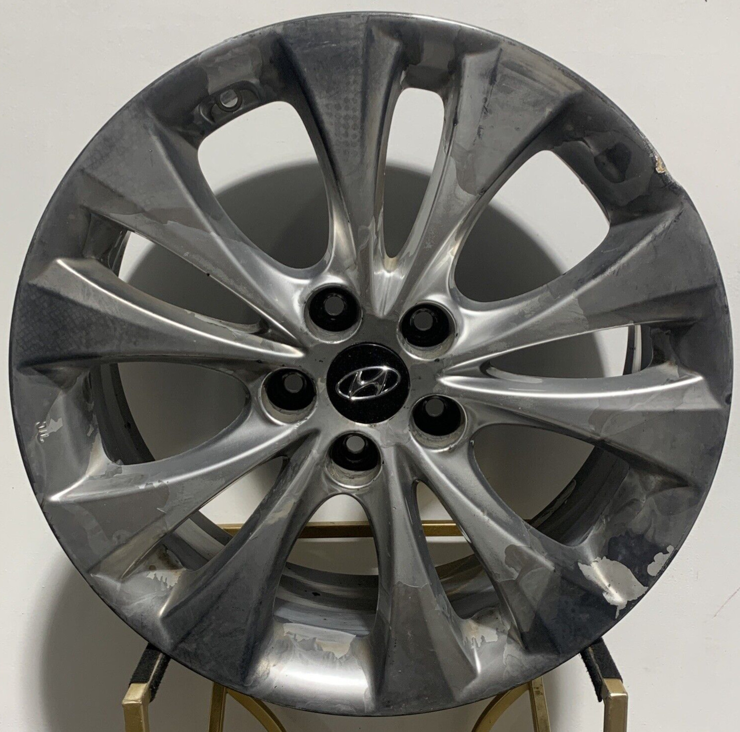 Hyundai Azera 11-14 Wheel Rim 18x7.5 Factory Original 529103V360 70830 (Bent)