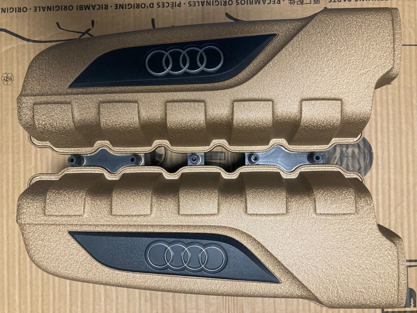 Audi R8 4S V10 5.2 Intake manifold upper part Gold 07L133185AL