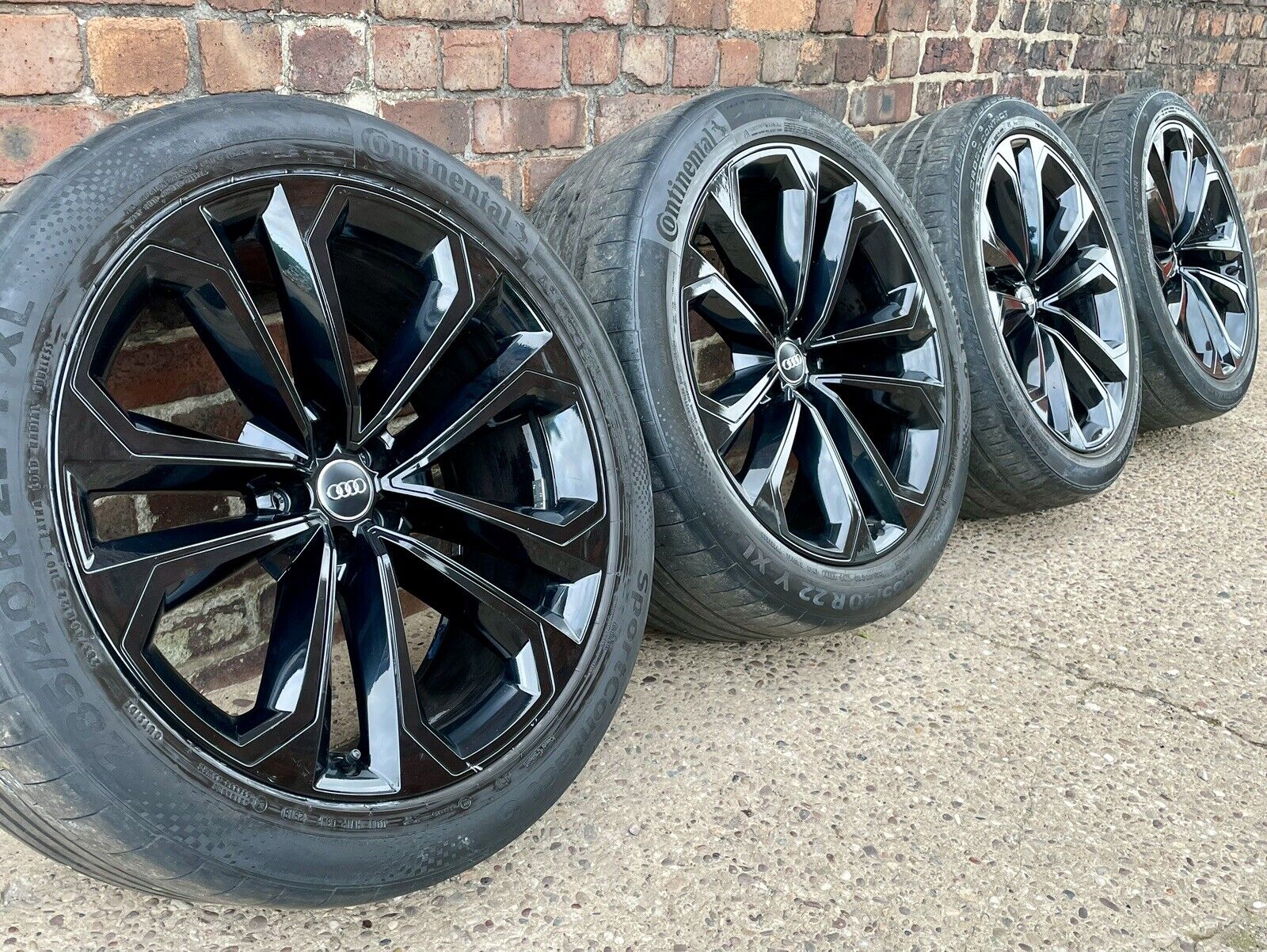 Genuine Audi Q8 SQ8 22” Black Alloy Wheels Tyres 4M S-Line Sport 4M8601025AN 10J