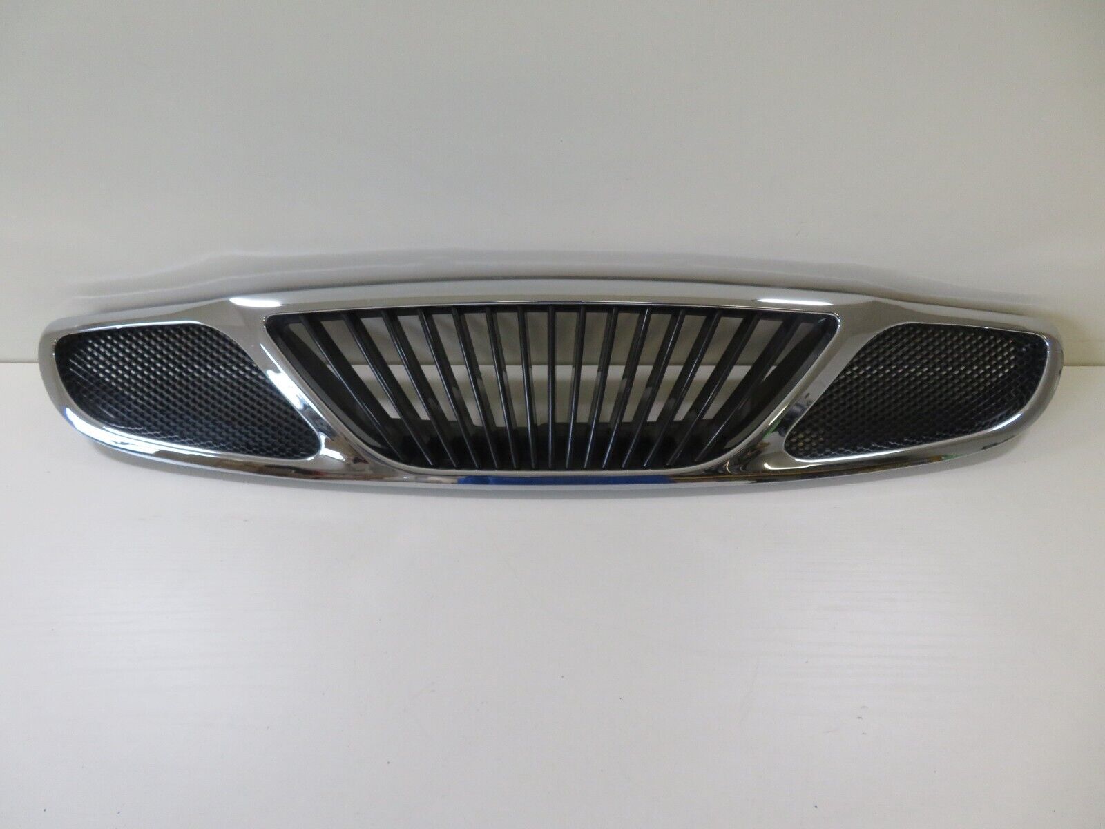 FRONT GRILLE FOR DAEWOO LANOS NUBIRA FOR YEARS 1998-2002