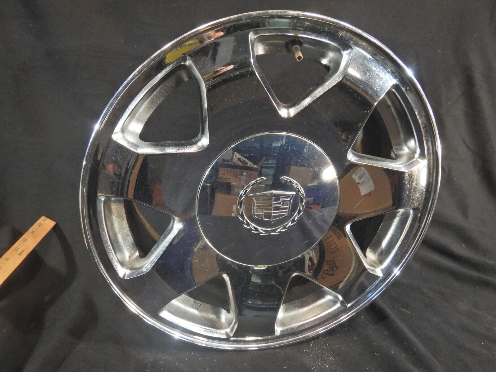 Used Wheel 2003-06 Cadillac Escalade esv 17x7-1/2 aluminum chrome finish opt