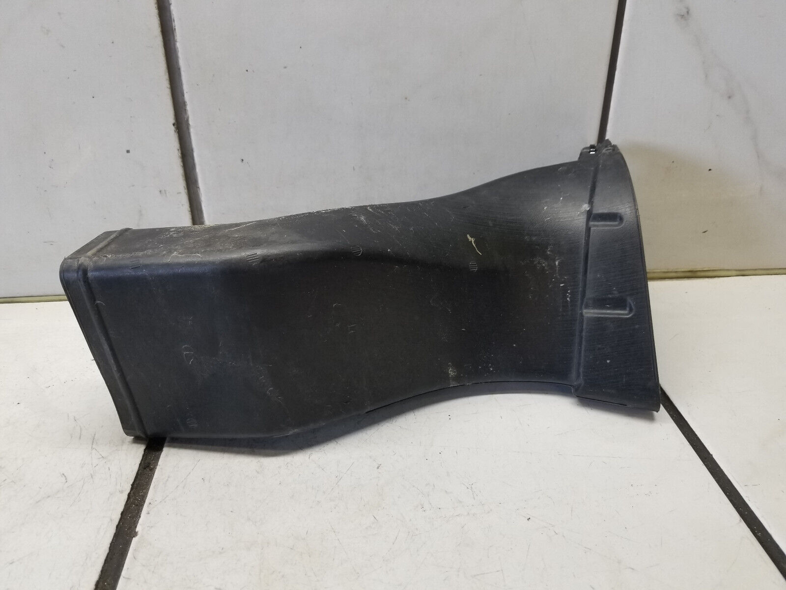 2005 BMW 645Ci E63 LEFT DRIVER SIDE AIR INTAKE DUCT 7051485