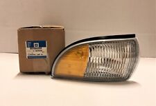 NOS GM #5976556 '91-'96 Caprice & Roadmaster Right Hand Signal Marker Lamp picture